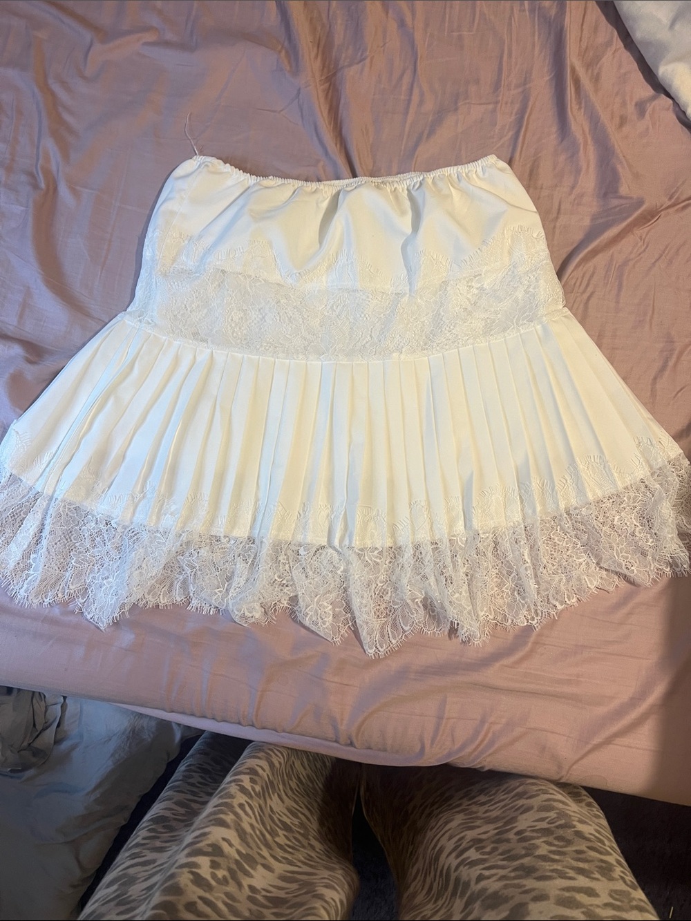 Women's White Lace Pleated Skirt